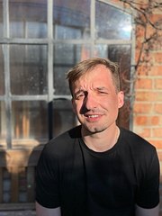 julian-golak-180x240